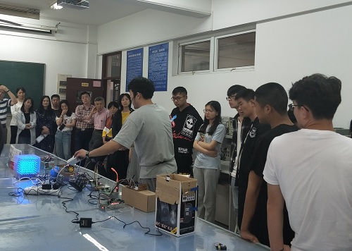 电子与信息技术系开展教学教改成果交流活动1.jpg