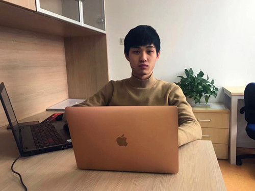 郑伟泽_副本.jpg