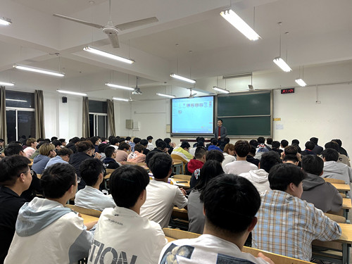 防范电信网络诈骗专题讲座_副本.jpg