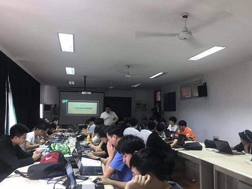 6.1五十五所工程师对学生和老师做岗前介绍1_副本.jpg